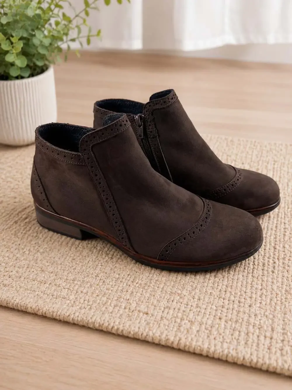 Naot Nefasi Coffee Bean Nubuck Leather Ankle Boots Brogue Zip Women EU 38